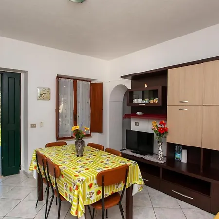 Casa Vacanze Rosmary * קאלה ליברוטו